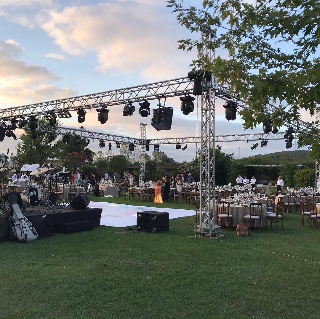 DÜĞÜN ORGANİZASYONLARI-SES-IŞIK-LED-LED EKRAN-TRUSS